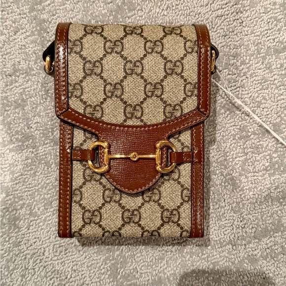 NEW Gucci Crossbody Phone Holder - Picture 2 of 9